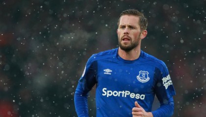 开云下载网址-高原雪域骑行，极限速度穿越冰雪天地，骑行318高原反应