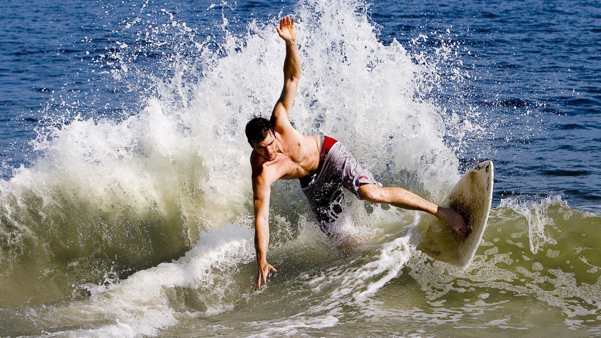 足球历史回顾栏目收获高收视率，足球历史经典比赛