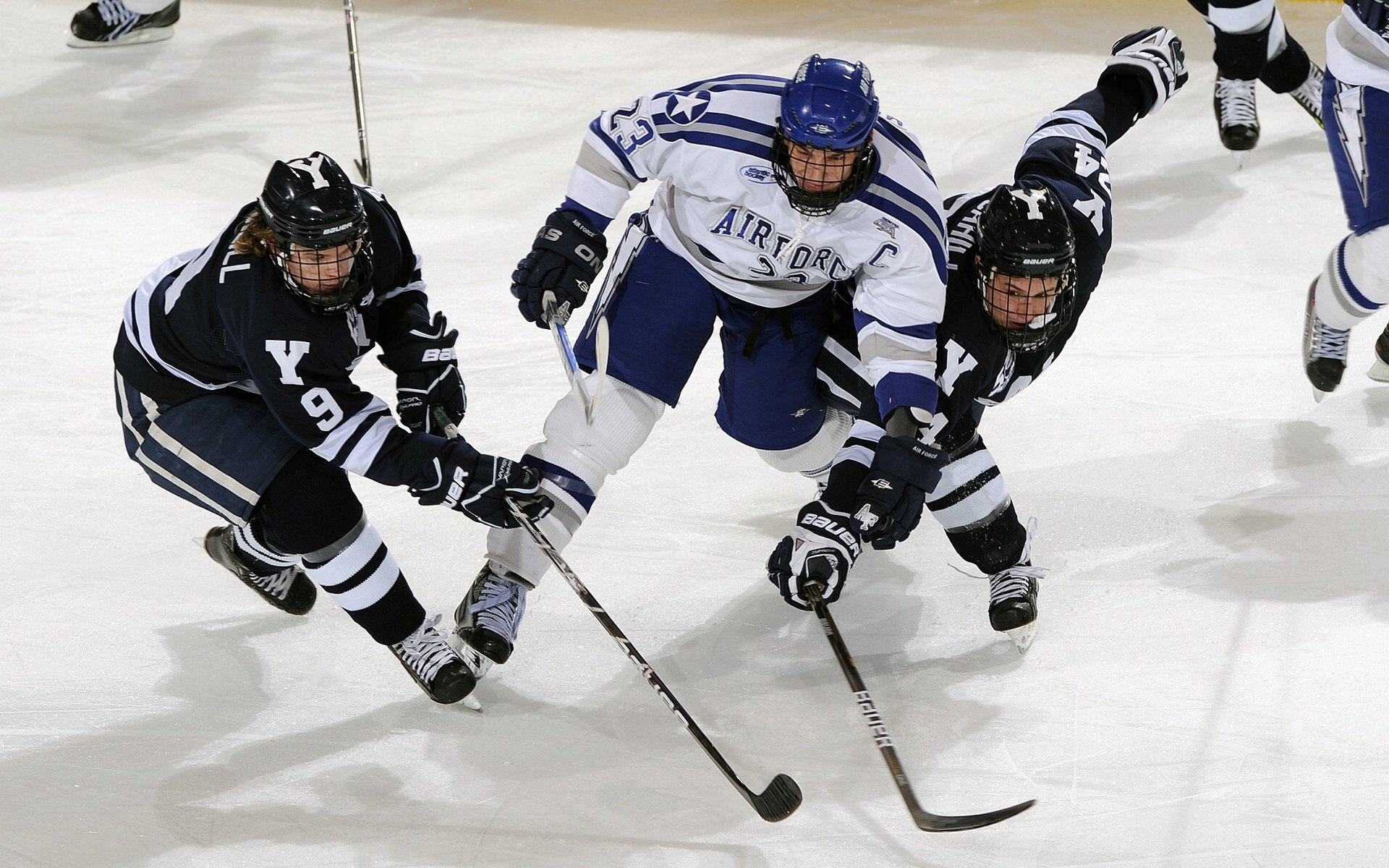 足球项目入驻数字展厅推进科普教育，数字化足球场